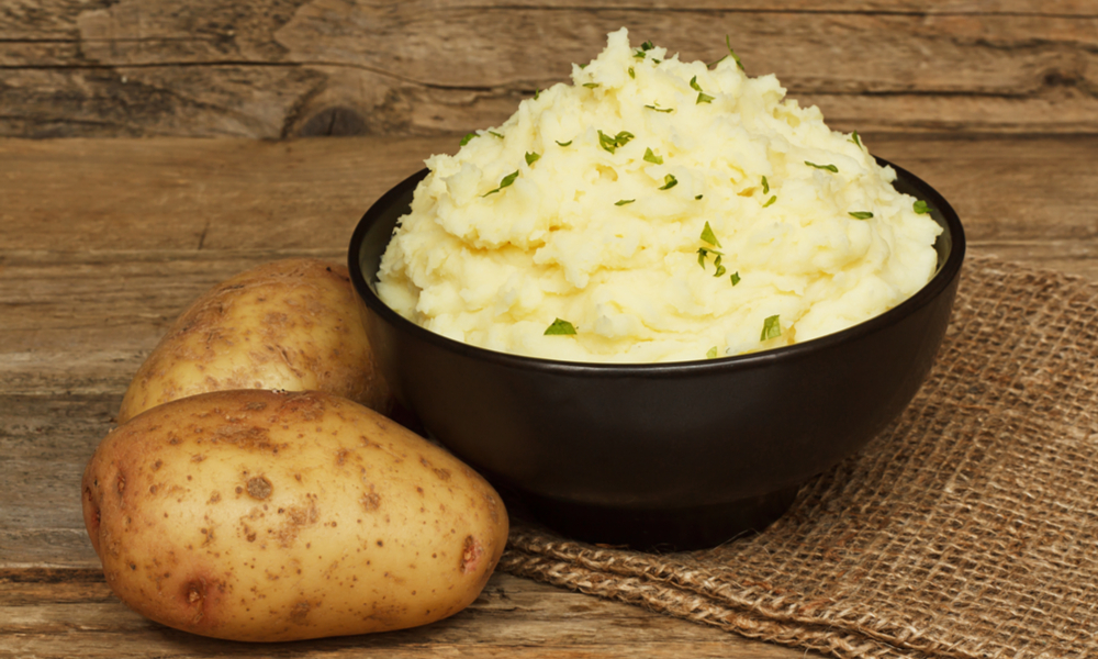 Mashed potatoes to eat after tooth extraction