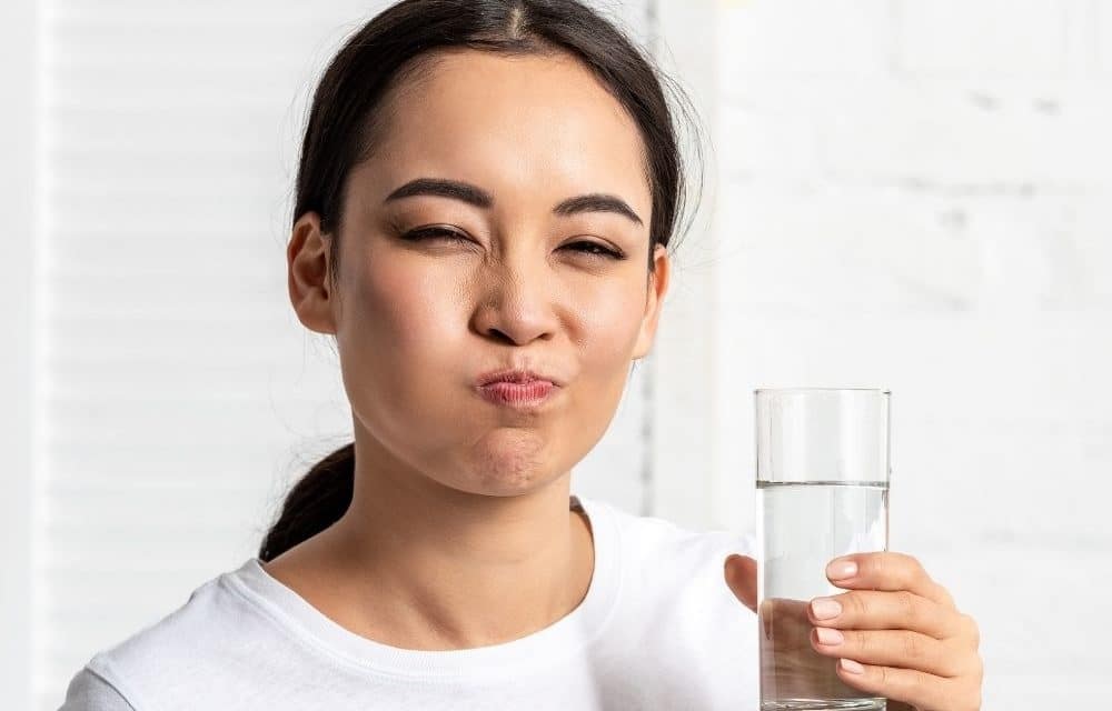 Salt-water rinses best remedy to remove food stuck under gums